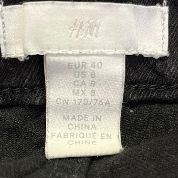 H&M Women's Black Solid High Rise Straight Denim Jeans Cut Off Mini Short Size 8 - Picture 3 of 4